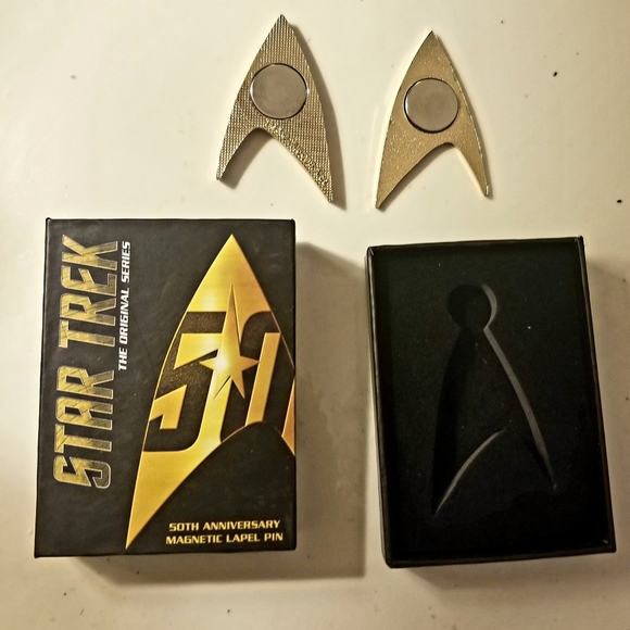 Star Trek 50th Anniversary Magnet - Picture 4 of 5